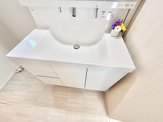 【ハンドシャワー付洗面台】■手洗いや顔を洗う時も快適に使える便利なシャワー