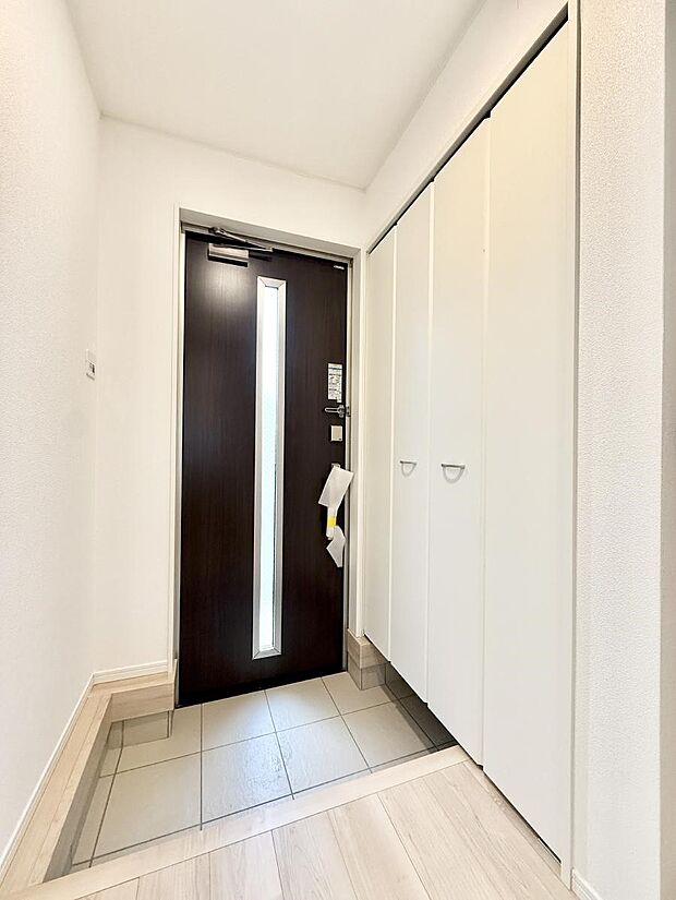 【玄関】■ ここから始まる一日、すっきり整った玄関