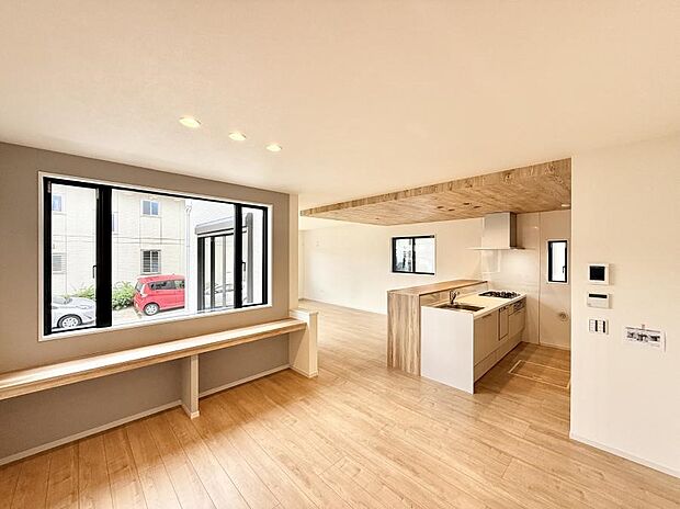 【リビング】■くつろぎと笑顔が集まる、心温まるリビング