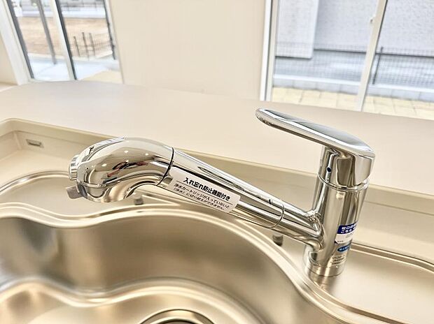 【浄水器】■清潔でおいしい水を手軽に供給してくれます