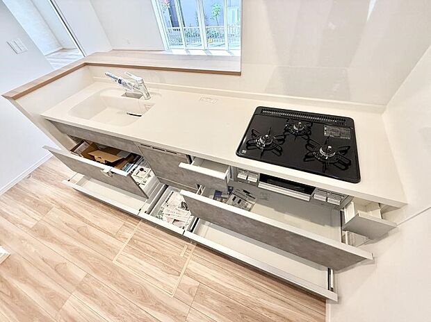 【キッチン】■シンプルで機能的、毎日使いやすいキッチン