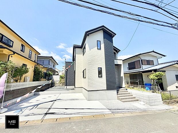 【現地外観写真】■暮らしを彩る充実した設備仕様が備わった新築戸建