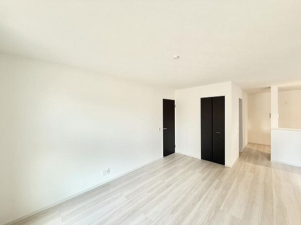 【リビングダイニング】■シンプルだけど贅沢、大切な人と過ごす心がほどける空間