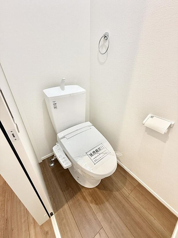 【トイレ】■毎日使う場所だからこそ、清潔感溢れる空間