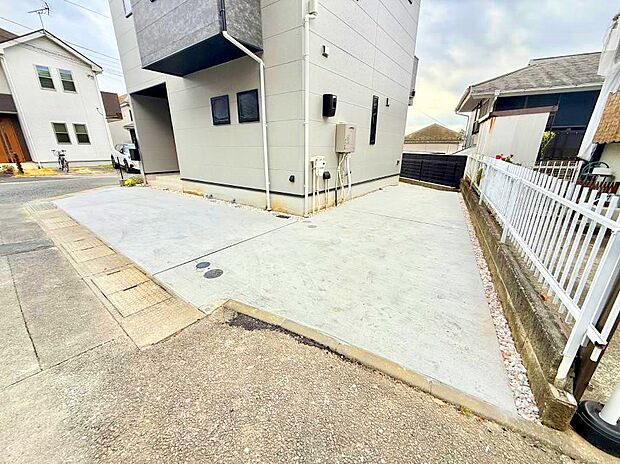 【駐車場】■快適な駐車スペースで安心