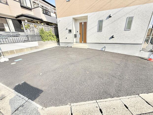 【駐車場】■毎日の駐車が快適に