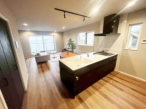 【ダイニングキッチン】■家族とつながる、コミュニケーションの場