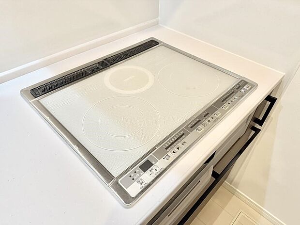 【IHクッキングヒーター】■お手入れが楽なＩＨクッキングヒーターです♪