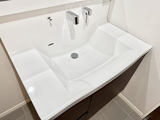 【ハンドシャワー付洗面台】■手洗いや顔を洗う時も快適に使える便利なシャワー