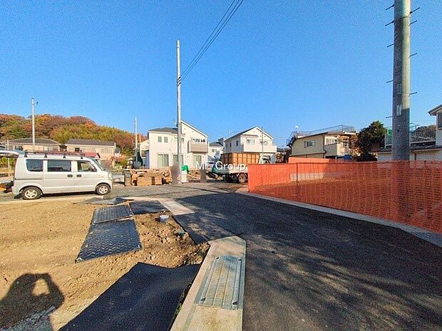 【前面道路含む現地写真】■新しい時代の息吹を感じる、心地よい環境