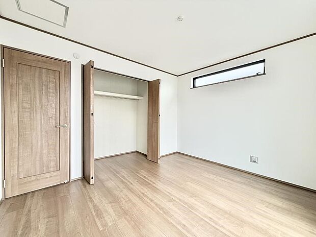 【リビング以外の居室】■清潔感あふれるお部屋で毎日を快適に過ごせます