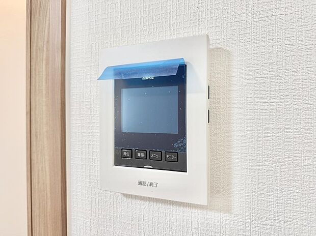 【TVモニター付インターフォン】■訪問者を確認できて安心感が増します