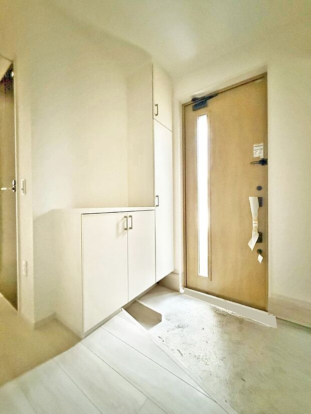 【玄関】■ ここから始まる一日、すっきり整った玄関