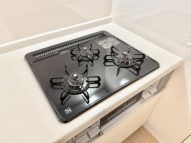 【3口ガスコンロ】■一度に多くの料理ができ便利で効率的