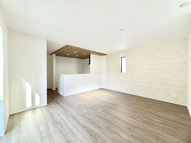 【リビング】■光と風を感じる、リラックスできる空間