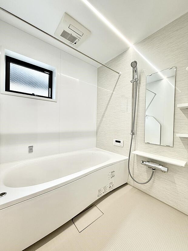 【浴室】■一日の疲れを癒す、心落ち着く空間です