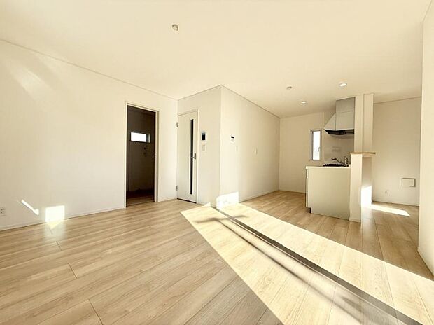 【リビング】■家族の時間を彩る、快適で癒される空間