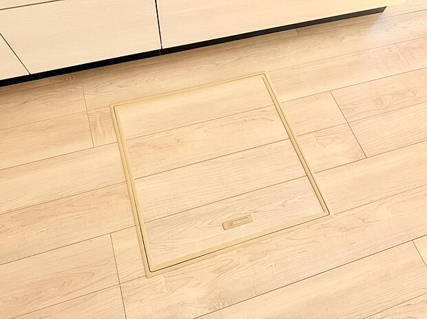 【床下収納】■季節物など簡単に収納でき便利