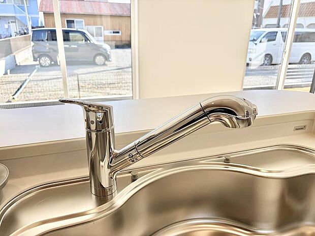 【浄水器】■清潔でおいしい水を手軽に供給してくれます