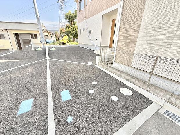 【駐車場】■快適な駐車スペースで安心