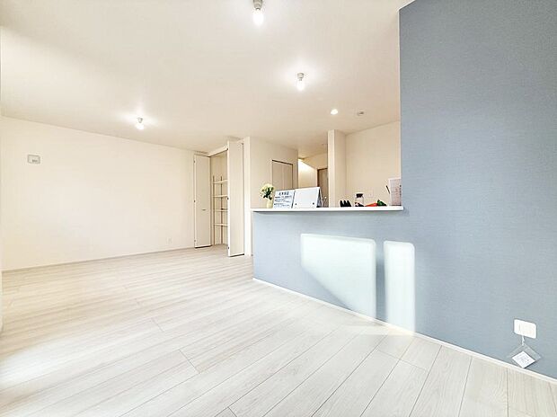 【リビング】■くつろぎと笑顔が集まる、心温まるリビング