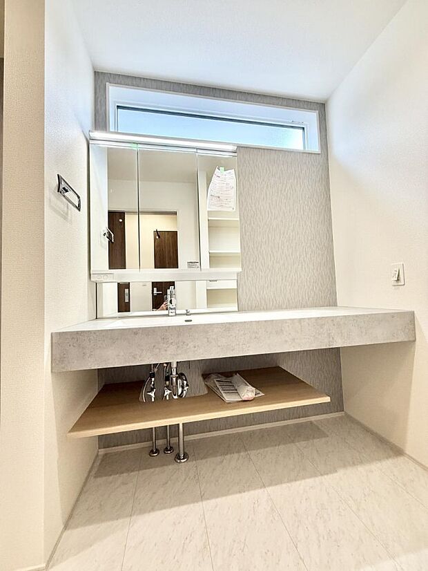 【洗面台・洗面所】■家族みんなが使いやすい配置です