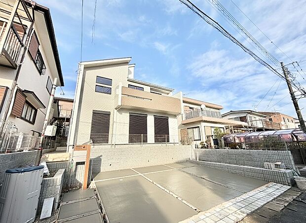 【現地外観写真】■家族みんなが笑顔で過ごせる、安心感のある住まい