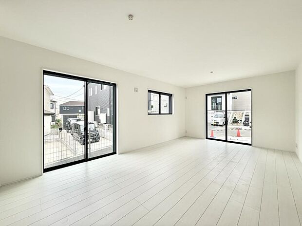 【リビングダイニング】■シンプルだけど贅沢、大切な人と過ごす心がほどける空間