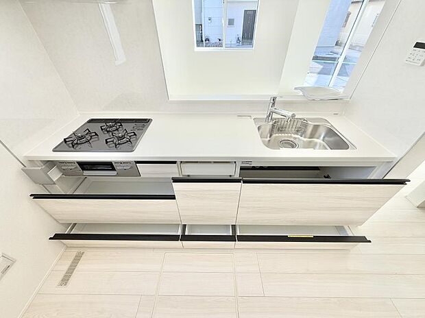 【キッチン】■美味しい時間が生まれる、笑顔あふれるキッチン