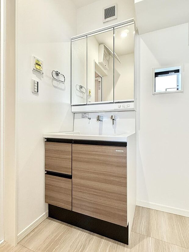 【洗面台・洗面所】■朝の準備がスムーズにできる広さです
