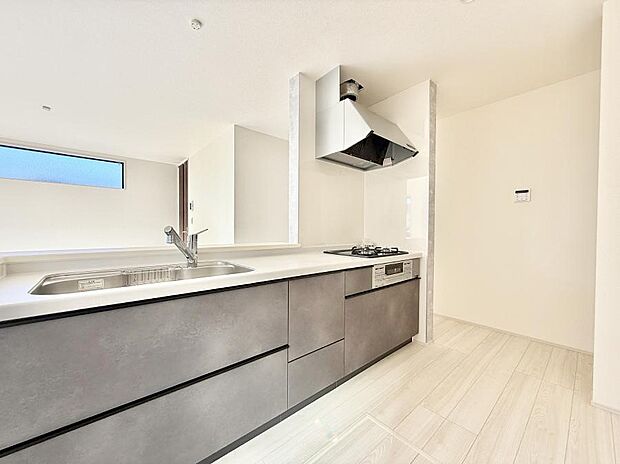 【キッチン】■シンプルで機能的、毎日使いやすいキッチン