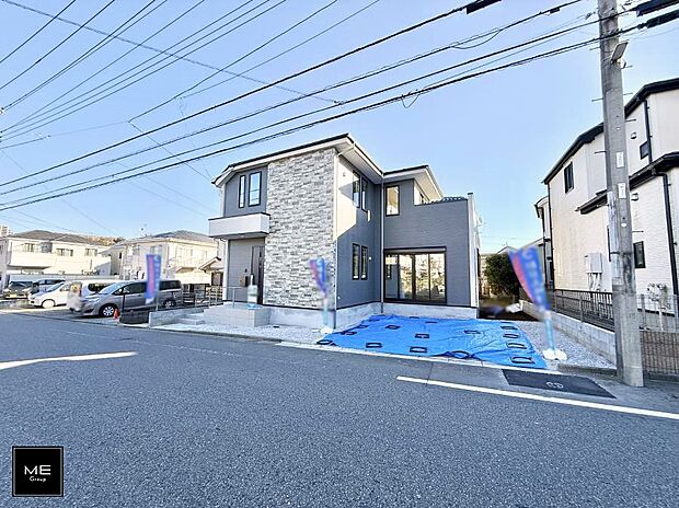 【現地外観写真】■暮らしを彩る充実した設備仕様が備わった住まい