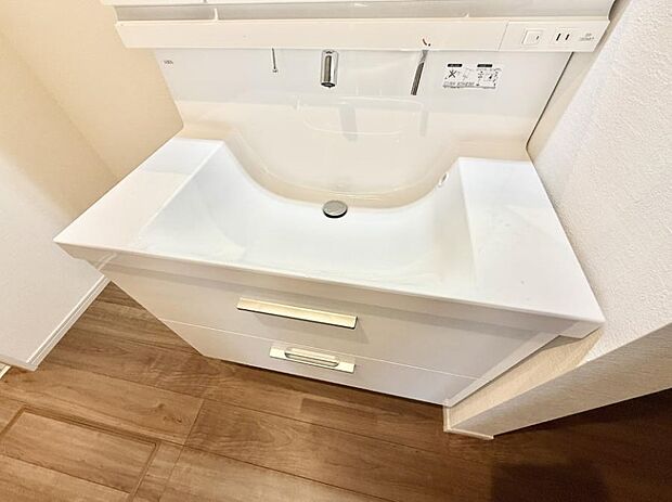 【ハンドシャワー付洗面台】■手洗いや顔を洗う時も快適に使える便利なシャワー