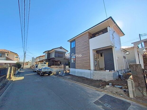 【前面道路含む現地写真】■優雅なラインが、毎日を引き立てます