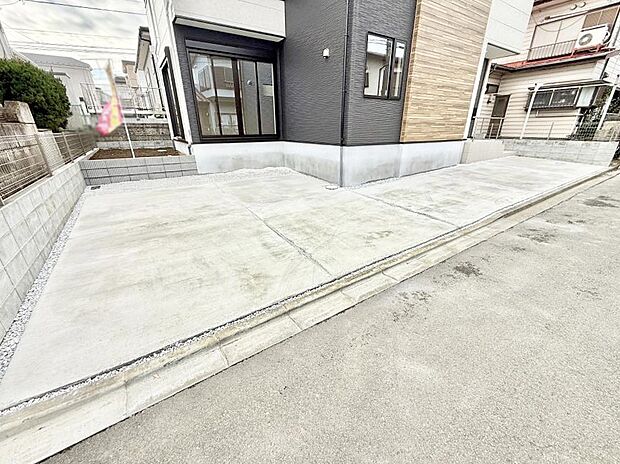【駐車場】■自宅にある駐車スペースなので安心ですね