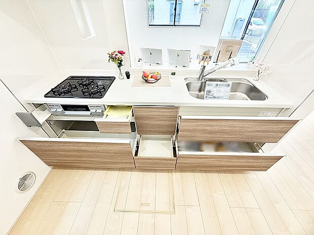 【キッチン】■家族の絆を深める、温もりのあるキッチン