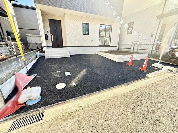 【駐車場】■自宅にある駐車スペースなので安心ですね