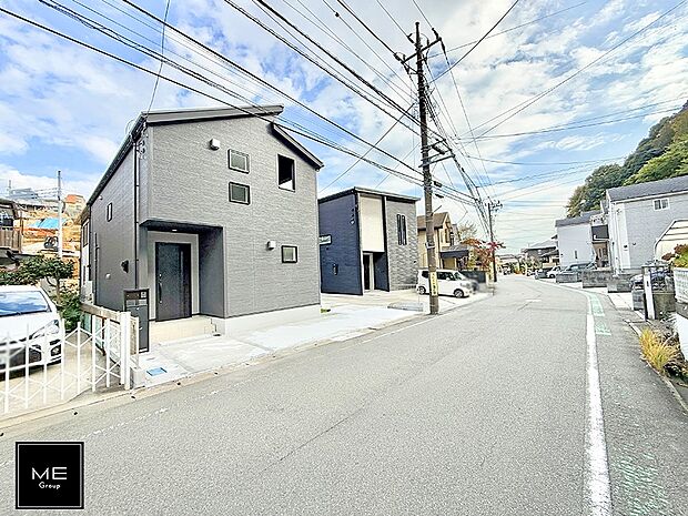 【前面道路含む現地写真】■家族とのお出かけが楽しくなる環境です