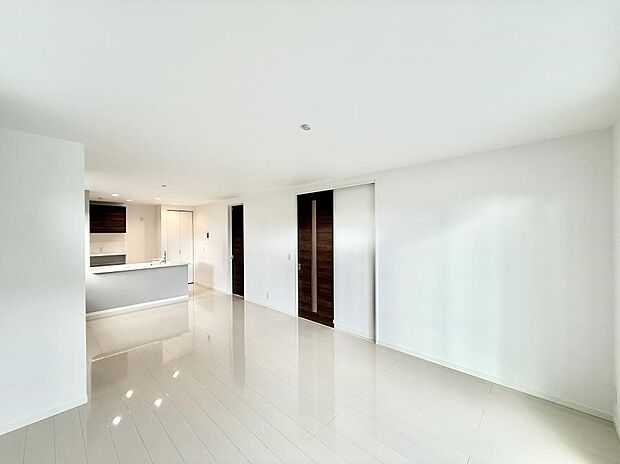 【リビング】■くつろぎと笑顔が集まる、心温まるリビング