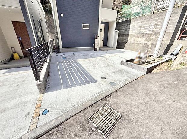 【駐車場】■快適な駐車スペースで安心