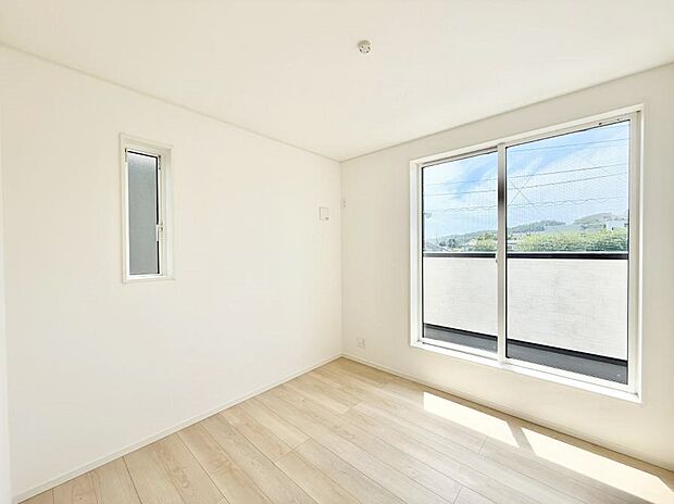 【洋室】■自分だけのスペース どんなお部屋にするかとっても楽しみですね