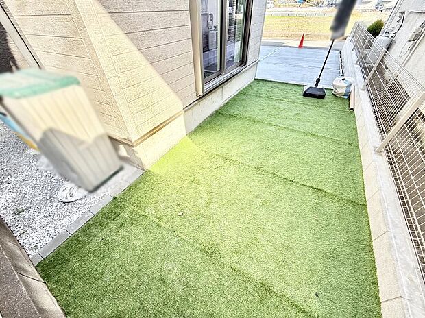 【庭】■敷地内にゆとりある緑のスペースがあり、穏やかな雰囲気です