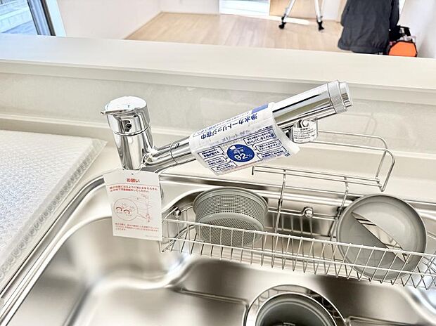 【浄水器】■清潔でおいしい水を手軽に供給してくれます