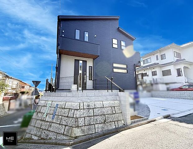 【現地外観写真】■暮らしを彩る充実した設備仕様が備わった住まい