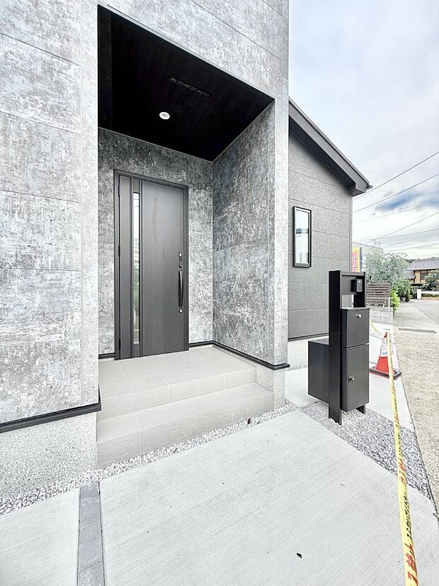 【玄関】■ ここから始まる、笑顔あふれる毎日