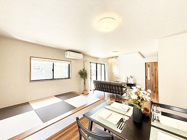 【ダイニング】■ふとした瞬間に幸せを感じる、心地よい場所