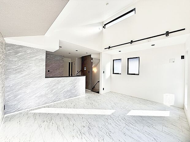 【リビングダイニング】■シンプルだけど贅沢、大切な人と過ごす心がほどける空間