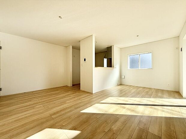 【ダイニング】■ふとした瞬間に幸せを感じる、心地よい場所