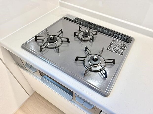 【3口ガスコンロ】■一度に多くの料理ができ便利で効率的