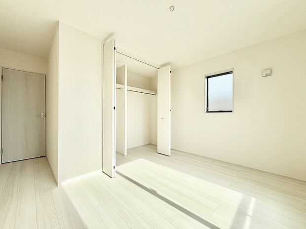 【寝室】■家具をうまく配置すれば広々とした空間を使い動きやすく、リラックスした時間が過ごせます